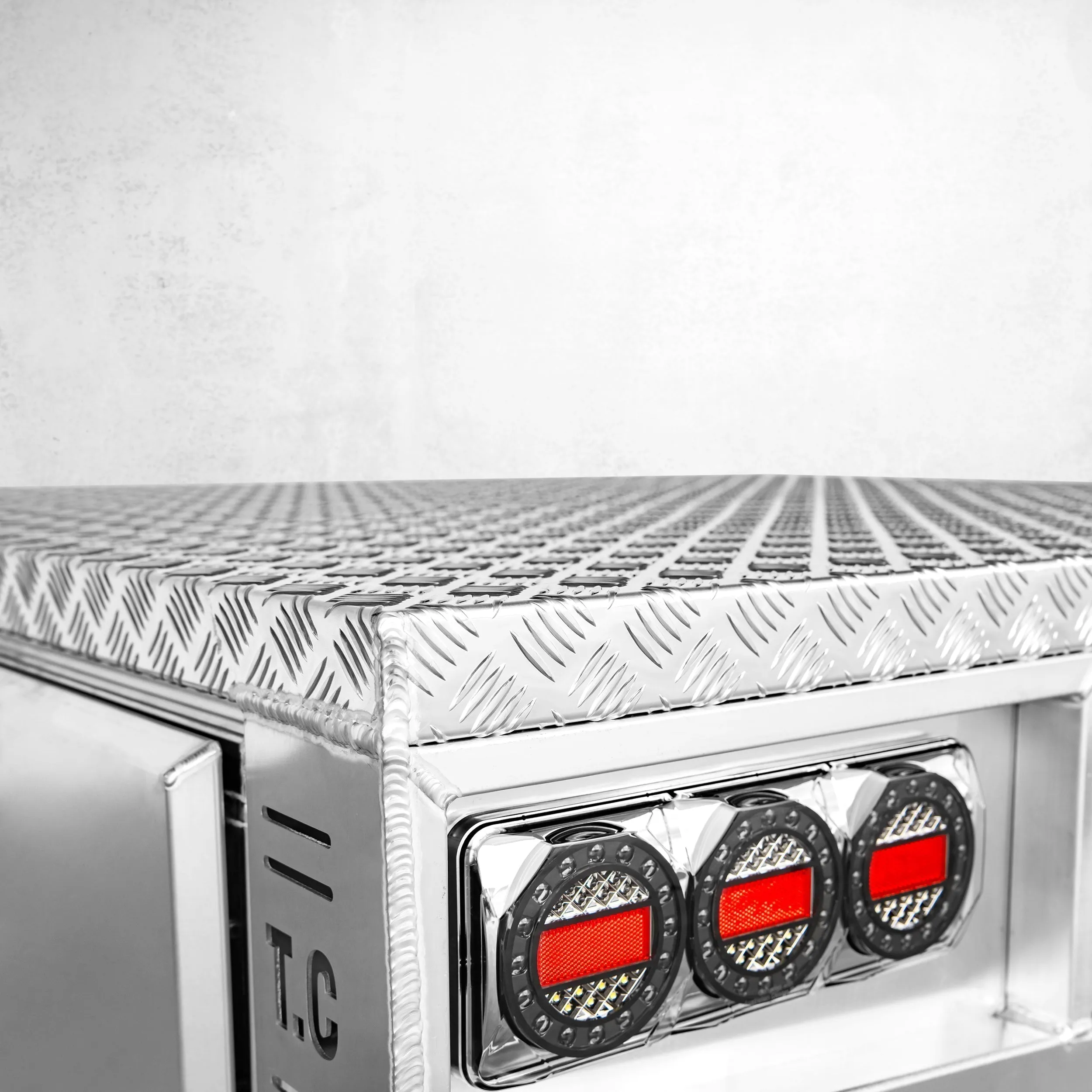Aluminium Tray 2400mm No Headboard - Alloy