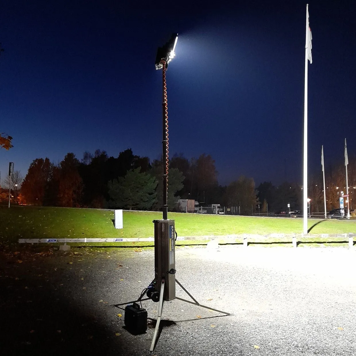 Baselight 420MX - 65,000 Lumens Dimmable - Digital Mast