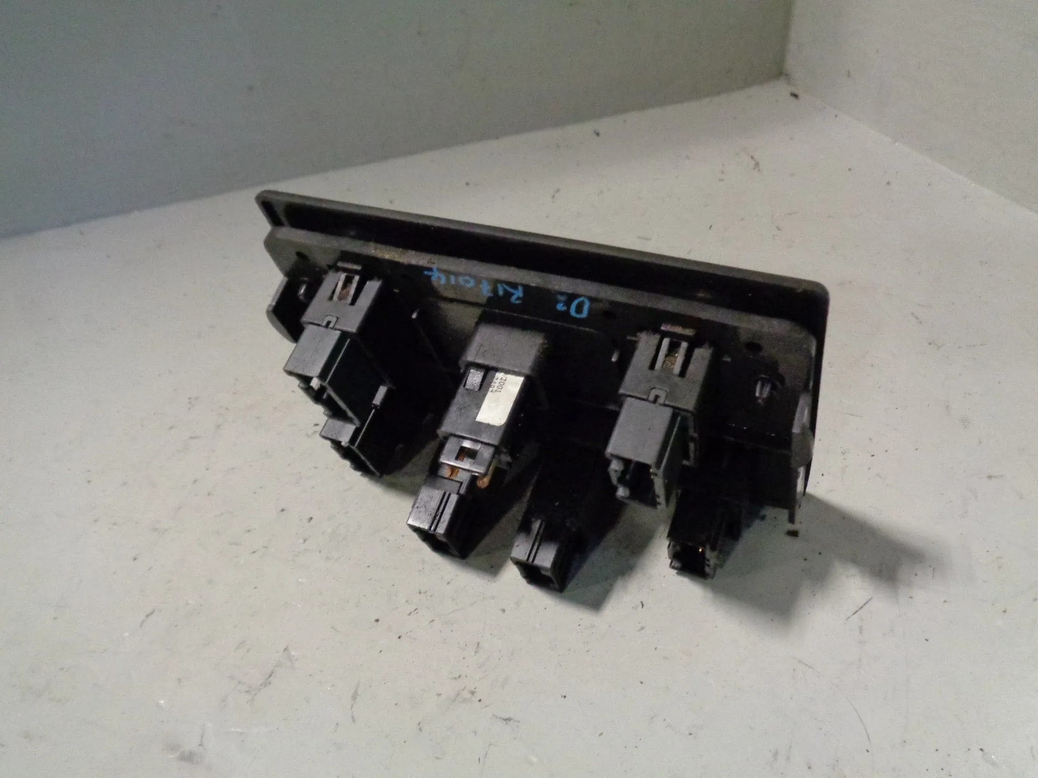 Discovery 2 Electric Window Switch Pack Heated Seats Grey Land Rover L318