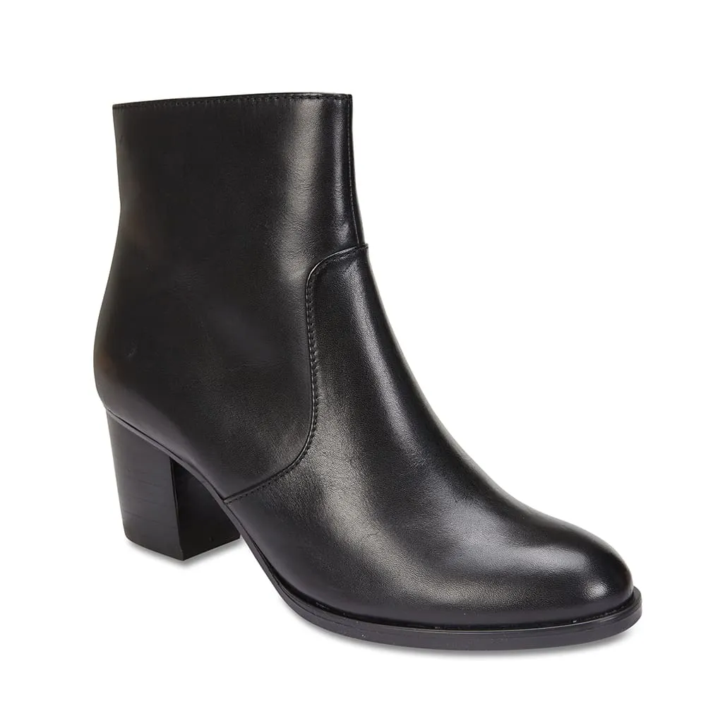 Kiama Boot in Black Leather